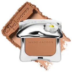 Marc Jacobs Beauty Legally Bronze Talc-Free Blurring Powder Bronzer - Image 4